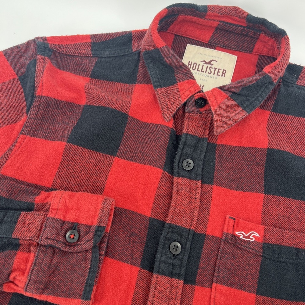 Hollister Flannel Shirt Men's Medium Red Buffalo Plaid Collared Button Up Lodge